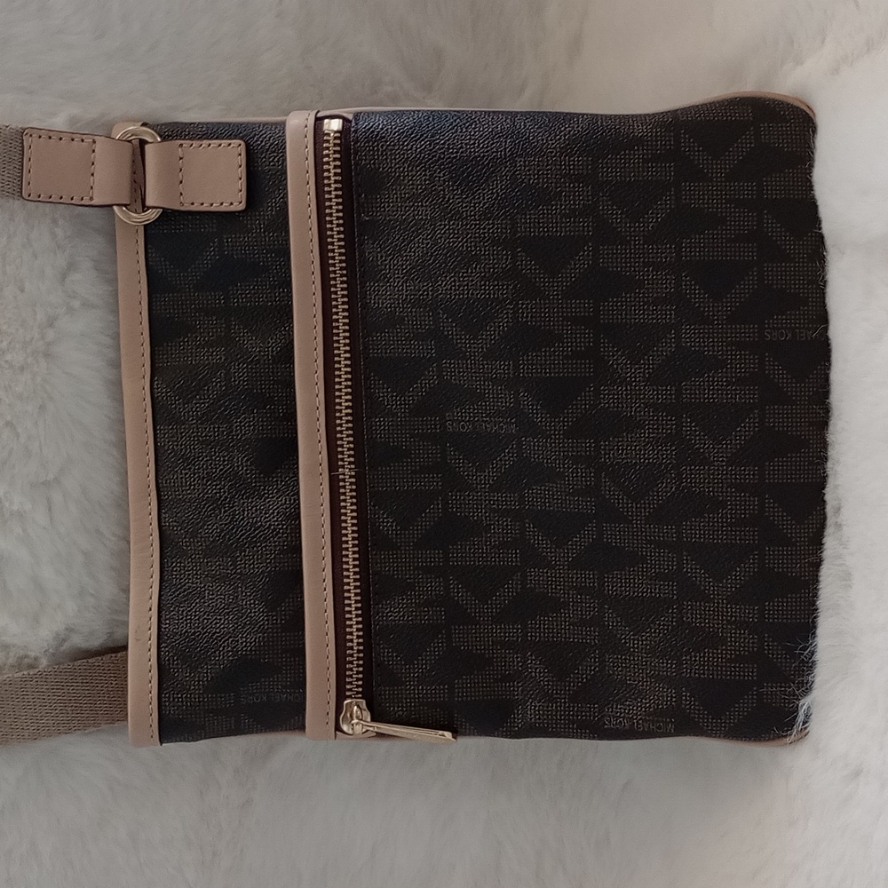 Michael Kors Cross Body Bag - Picture 3 of 10